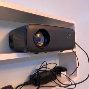 Onn movie projector good condition !